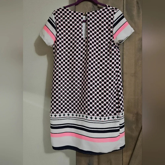 GIBIU Geometric shortsleeve shiftdress. Size small - Picture 4 of 10